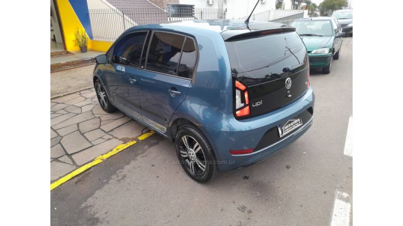 VOLKSWAGEN - UP - 2017/2018 - Azul - R$ 59.900,00