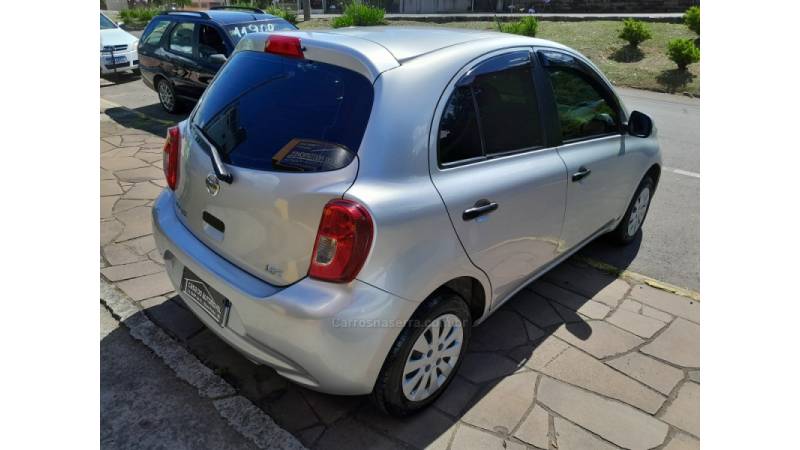 NISSAN - MARCH - 2014/2015 - Prata - R$ 36.900,00