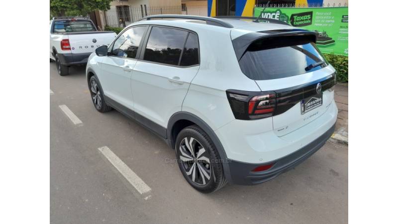 VOLKSWAGEN - T-CROSS - 2022/2023 - Branca - R$ 101.900,00