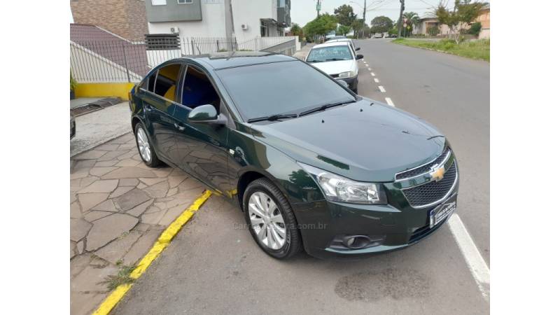 CHEVROLET - CRUZE - 2013/2014 - Verde - R$ 63.900,00