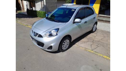 NISSAN - MARCH - 2014/2015 - Prata - R$ 36.900,00
