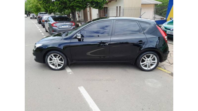 HYUNDAI - I30 - 2011/2012 - Preta - R$ 48.000,00
