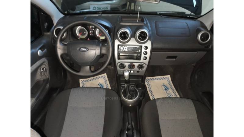 FORD - FIESTA - 2013/2014 - Preta - R$ 37.500,00