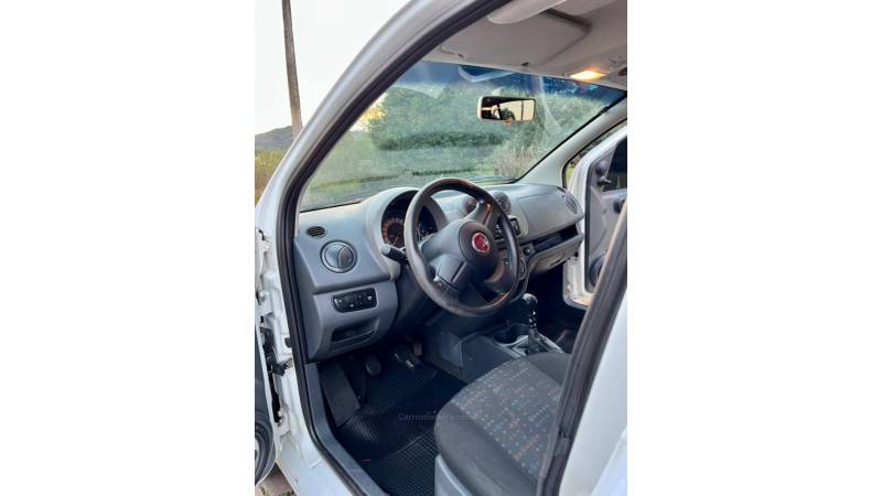 FIAT - UNO - 2013/2014 - Branca - R$ 31.000,00