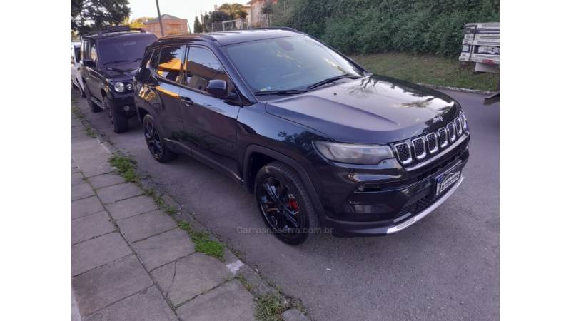 JEEP - COMPASS - 2022/2022 - Preta - R$ 125.000,00