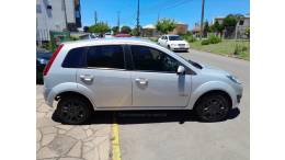 FORD - FIESTA - 2010/2011 - Prata - R$ 31.500,00