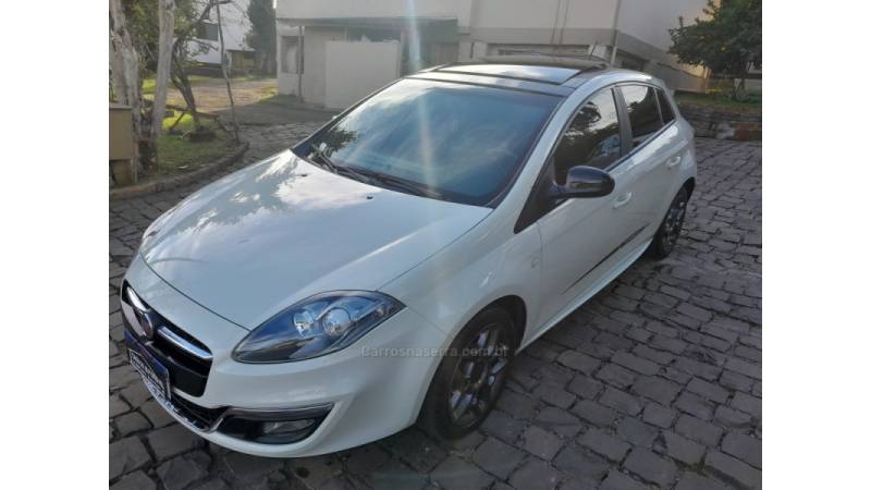 FIAT - BRAVO - 2015/2016 - Branca - R$ 54.900,00