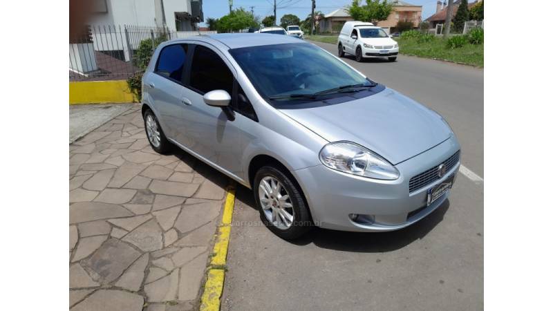 FIAT - PUNTO - 2010/2011 - Prata - R$ 34.990,00
