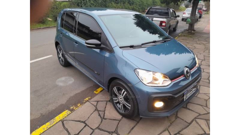 VOLKSWAGEN - UP - 2017/2018 - Azul - R$ 59.900,00