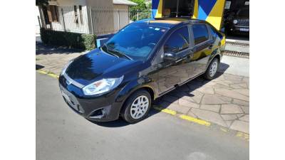 FORD - FIESTA - 2013/2014 - Preta - R$ 37.500,00