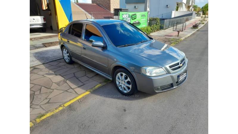 CHEVROLET - ASTRA - 2010/2011 - Cinza - R$ 36.000,00