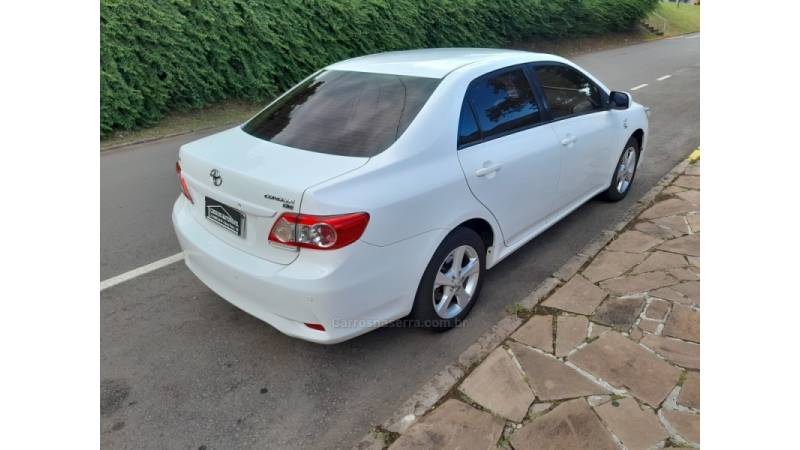 TOYOTA - COROLLA - 2012/2013 - Branca - R$ 66.000,00
