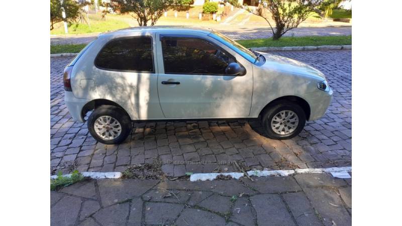 FIAT - PALIO - 2015/2016 - Branca - R$ 28.500,00