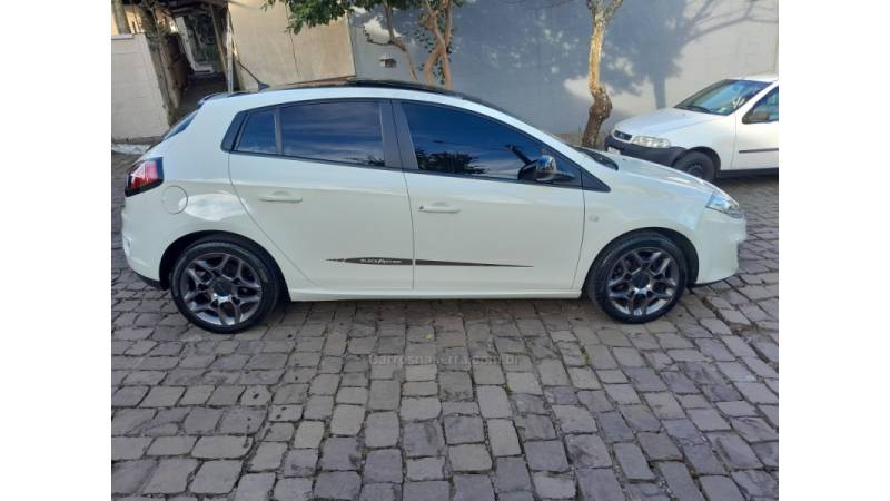 FIAT - BRAVO - 2015/2016 - Branca - R$ 54.900,00