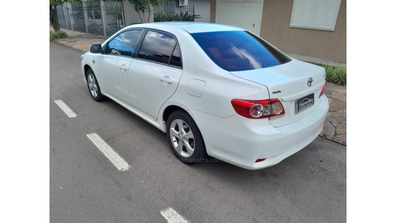 TOYOTA - COROLLA - 2012/2013 - Branca - R$ 66.000,00