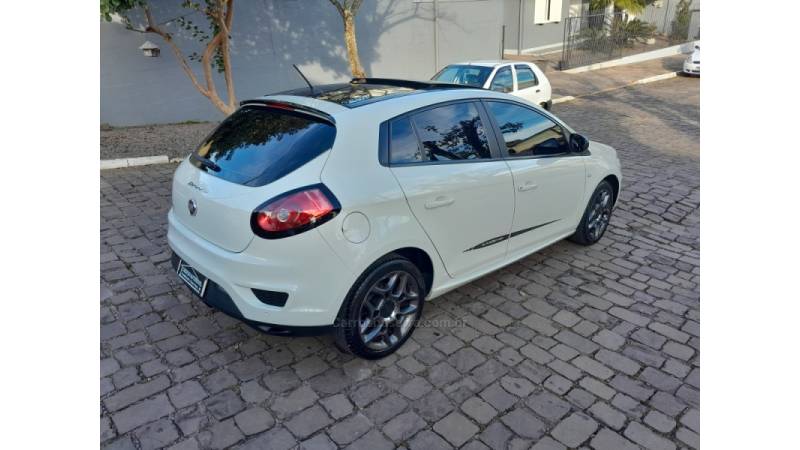FIAT - BRAVO - 2015/2016 - Branca - R$ 54.900,00