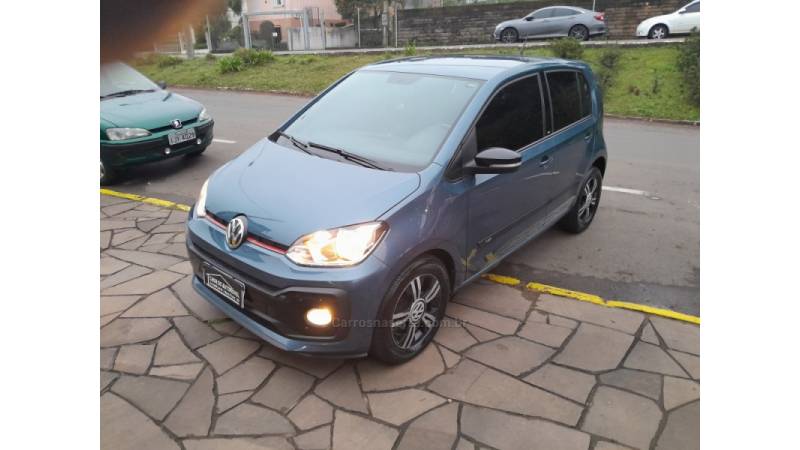 VOLKSWAGEN - UP - 2017/2018 - Azul - R$ 59.900,00