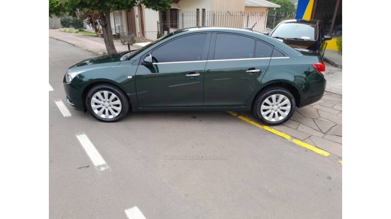 CHEVROLET - CRUZE - 2013/2014 - Verde - R$ 63.900,00