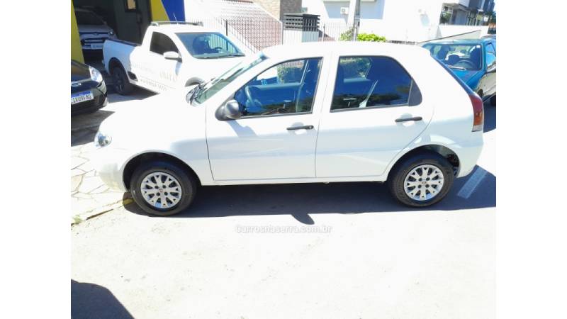 FIAT - PALIO - 2015/2016 - Branca - R$ 33.500,00