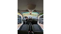 FIAT - UNO - 2013/2014 - Branca - R$ 31.000,00