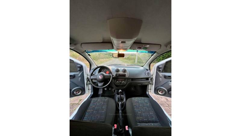 FIAT - UNO - 2013/2014 - Branca - R$ 31.000,00