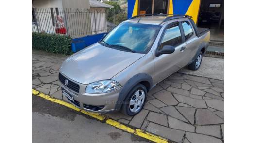 FIAT - STRADA - 2011/2012 - Bege - R$ 51.900,00