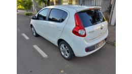 FIAT - PALIO - 2012/2013 - Branca - R$ 40.000,00