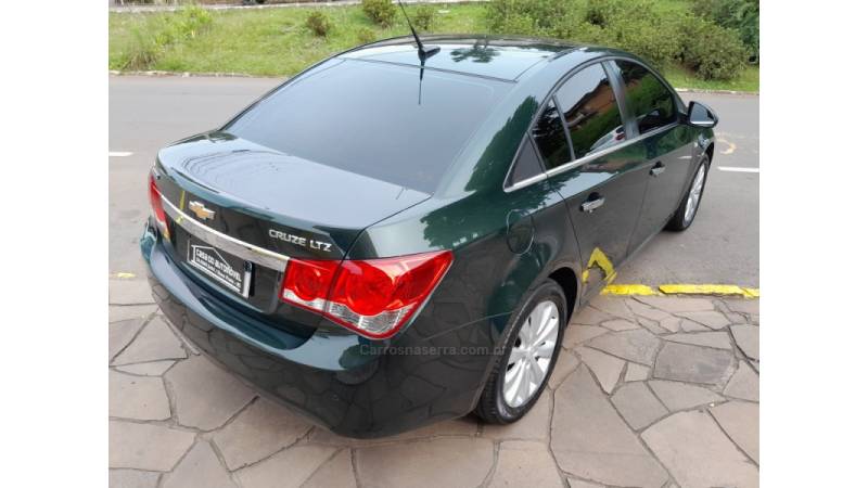 CHEVROLET - CRUZE - 2013/2014 - Verde - R$ 63.900,00
