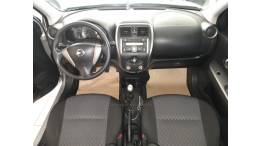 NISSAN - MARCH - 2014/2015 - Prata - R$ 36.900,00