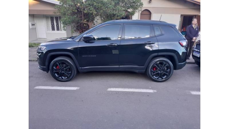 JEEP - COMPASS - 2022/2022 - Preta - R$ 125.000,00